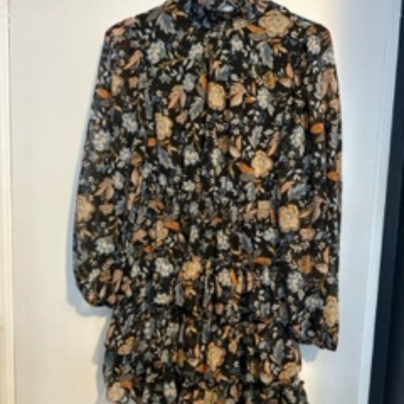 Express Dress - Picture 2 of 5